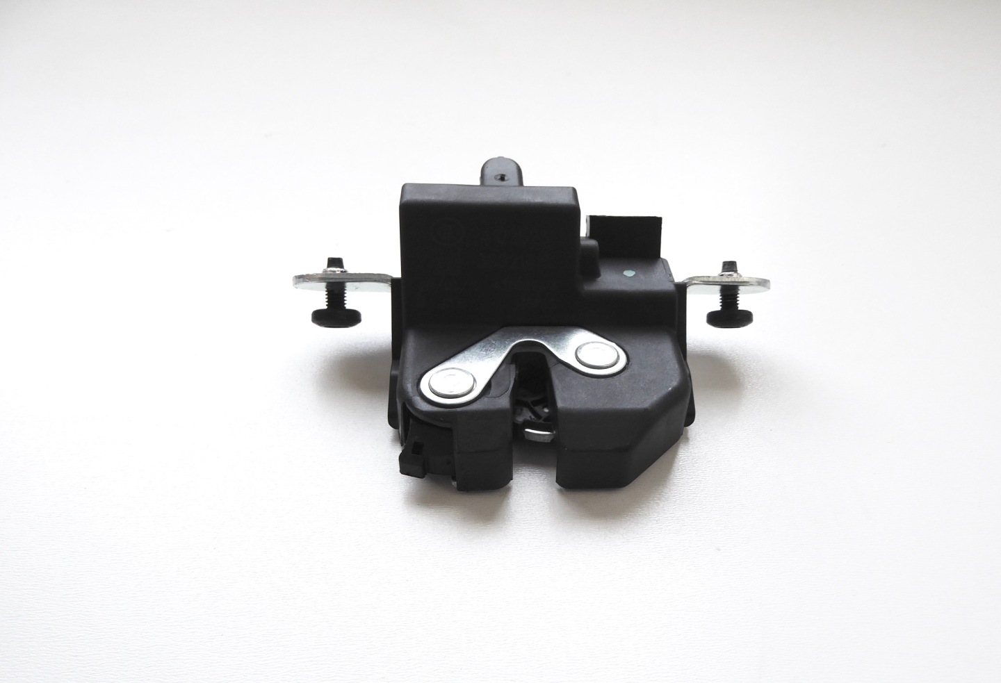 lock bonnet boot 39021416 OPEL ASTRA K 5 HB