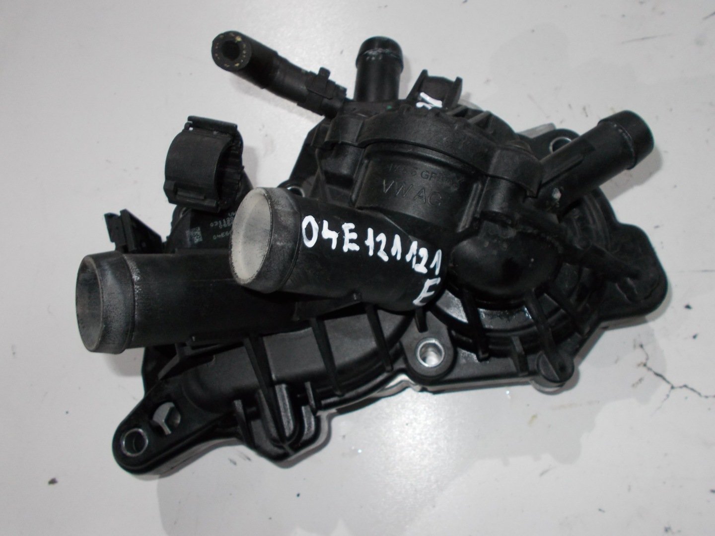 VW SEAT AUDI 1.4 TSI water pump 04E121121E