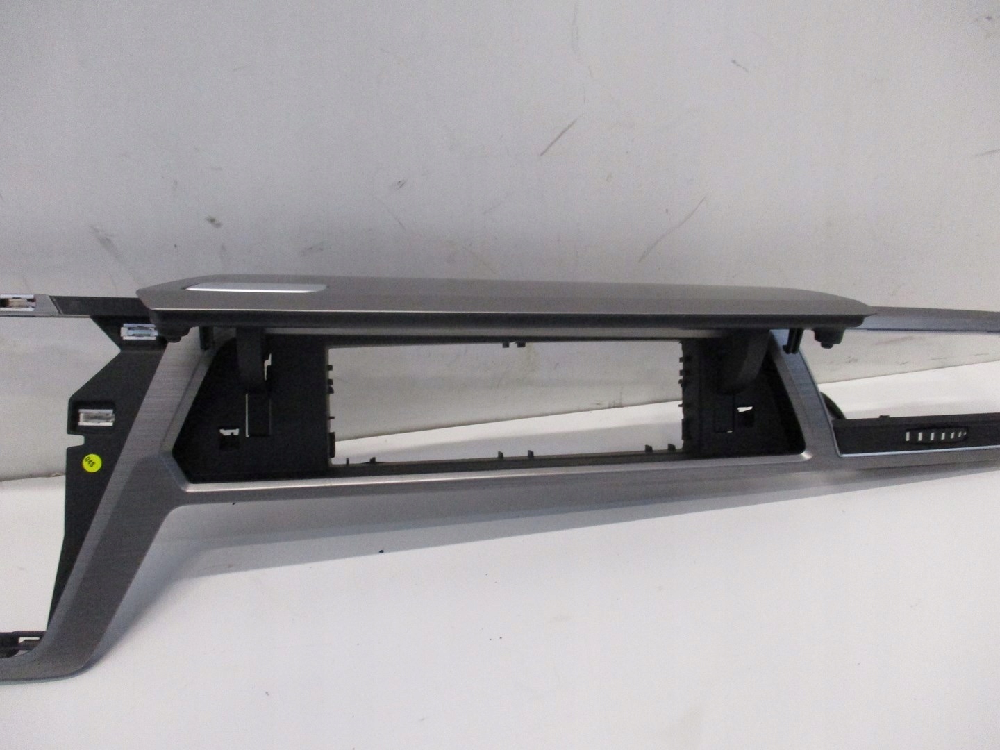 MOULAGE CONSOLE VW TOURAN 5TA 5TC858415C