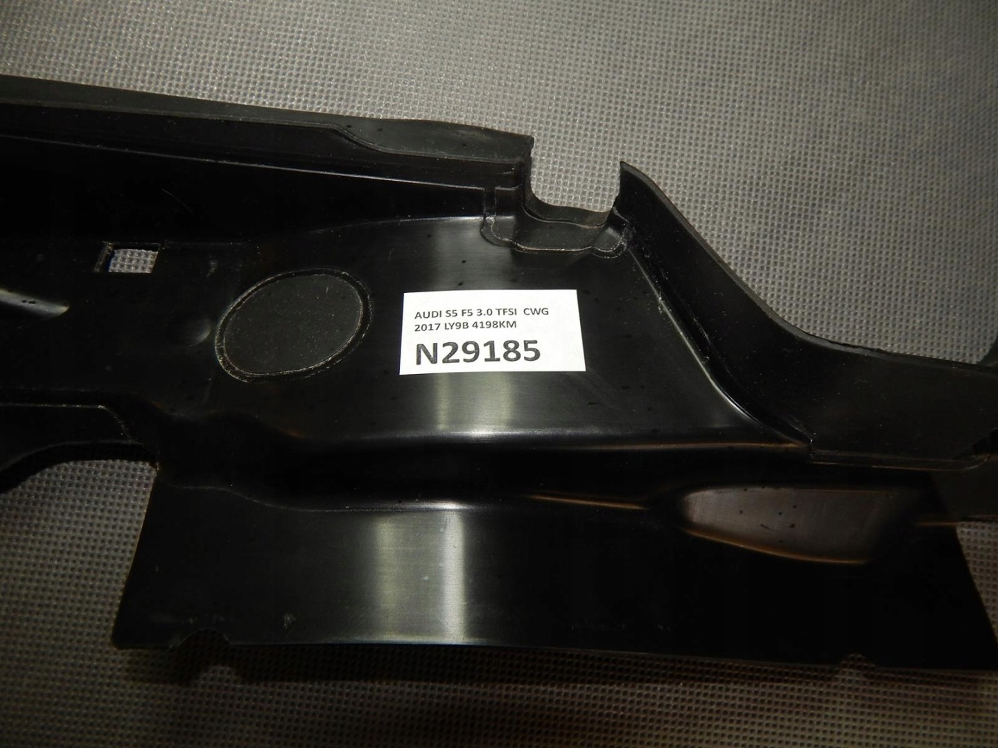 AUDI S5 F5 hangszigetelő fedél sárvédöt 1 CZESC
