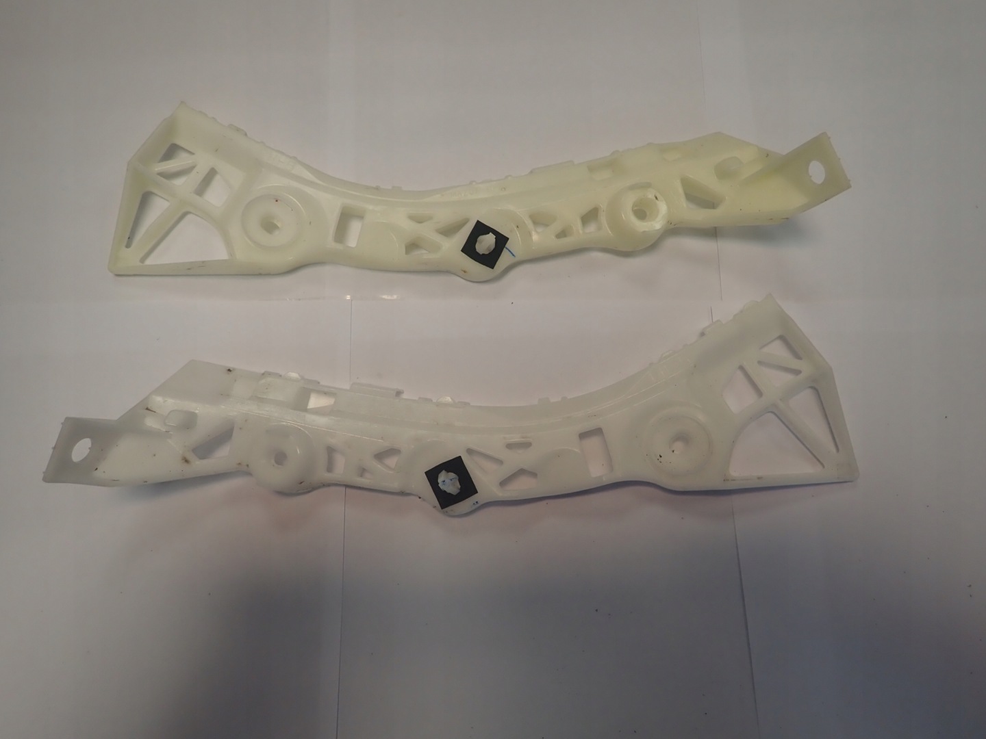 MAZDA 3 and 03-07 bumper bracket left right rear part