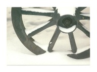 Pocztówka - Zaśnieżone koło wozu / zima ...