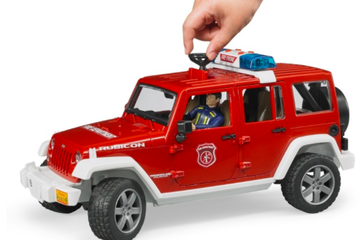 BRUDER 02528 Jeep Wrangler FIRE BRITAIN со статуэткой