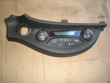фото thumb №1, Панель кондиціонера рамка toyota yaris iii lift