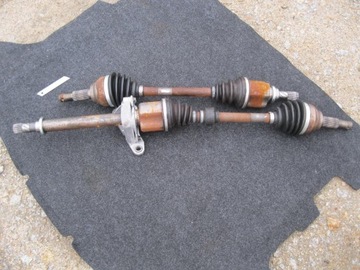 Піввісь напіввісь nissan nv200 ліва 1,5 dci 2011 фото №1