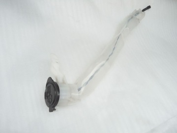 Toyota rav4 заливная горловина бачка омывателя фото №1