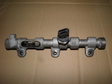 renault oe 8201028992-b топливная рейка