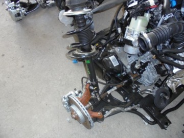 стойка правая левый 0.9 Dacia SANDERO 16R