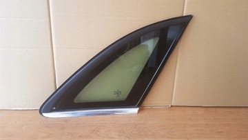 Window right rear triangle mercedes 246, фото