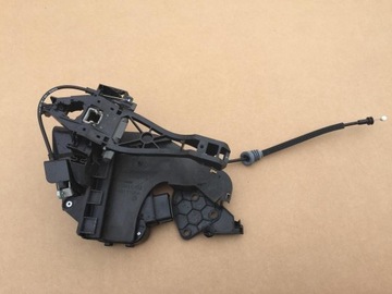 Door lock right door back volvo s40 v50 30699112, фото