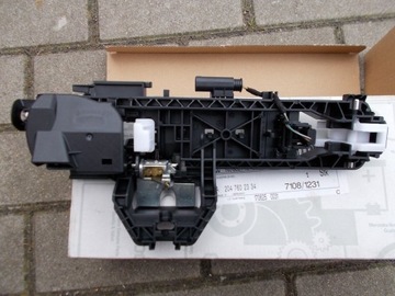 Mercedes c w204 handle fasteners front right, фото