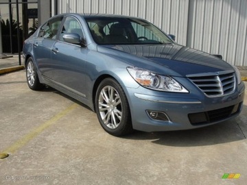 Hyundai genesis sedan. 2008 2013 quarter front, фото