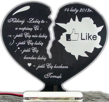 St. valentine's day figurines zlamane heart like facebook, фото