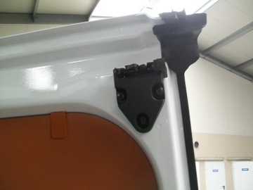 Blocking upper rear door vivaro trafic 3, фото