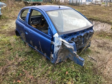 Toyota yaris 1 1999-2005 body 3 doors, фото