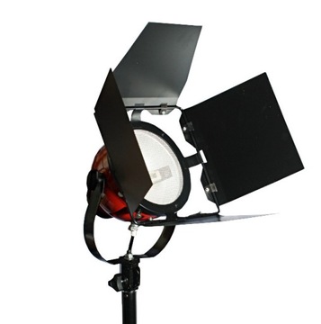 ЧЕРВОНА ГОЛОВНА ЛАМПА 800W RDG800 SPOTLIGHT 3200K HEAT