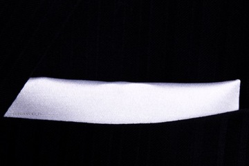 КАРМАН квадратный, не бутоньерка, белый кант