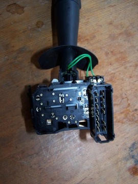 WLACZNIK PRZELACZNIK WYCIERACZEK RENAULT TWINGO II