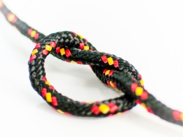 Полипропиленовая плетеная парусная веревка прочная 2 мм черная веревка 20мб