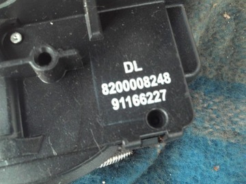 Zamek drzwi prawy przód TRAFIC VIVARO PRIMASTAR 01-