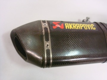 SUZUKI GSR 750 ГЛУШИТЕЛЬ ВЫХЛОПА АКСЕССУАР AKRAPOVIC