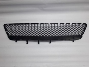 GRILL KRATKA ZDERZAKA MERCEDES E63 W212 09- AMG ŚR