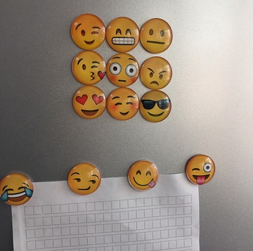 10 КРУГЛЫХ МАГНИТОВ EMOJI ДЛЯ ХОЛОДИЛЬНИКА