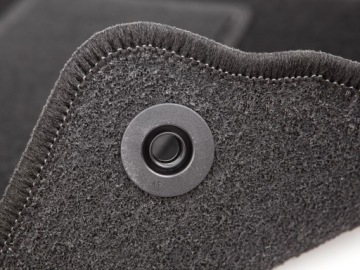 ВЕЛЮРОВЫЕ ПЕРЕДНИЕ КОВРИКИ - ЭЛЕГАНТНЫЙ КОМПЛЕКТ ЧЕРНЫХ ЗАГЛУШЕК