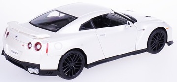 NISSAN GT-R 2017 BBURAGO METAL МОДЕЛЬ 1:24 БЕЛЫЙ