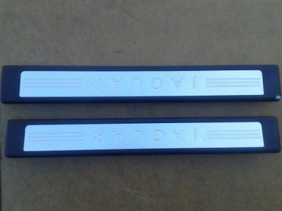 Молдинг порог накладка левая перед jaguar xf 08-15 фото №1