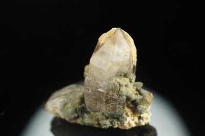 KWARC DYMNY kryształ z chlorytem 28g NAMIBIA*12028