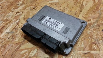 Skoda fabia бортовий комп'ютер блок керування 03d906032q фото №1