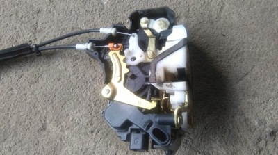 Mitsubishi colt 04-12 замок двері правий передній фото №1