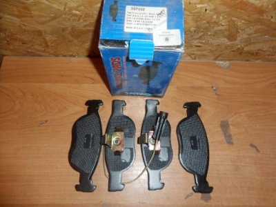 Гальмівні колодки гальмівні передні fiat bravo marea 1.9 95- фото №1