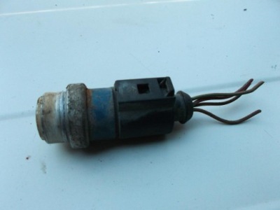 Vw audi датчик переключатель термический 8d09594818 фото №1