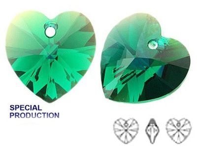 6228 Swarovski Xilion Heart 10mm Emerald AB