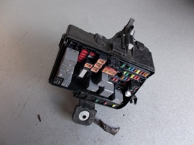 Ford fiesta mk7 корпус коробка предохранителей фото №1