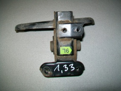 Toyota auris 07-12 1.33 кронштейн подушка двигуна фото №1