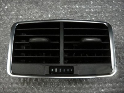Audi a6 c6 решітка обдув повітропровід середина задня хром фото №1