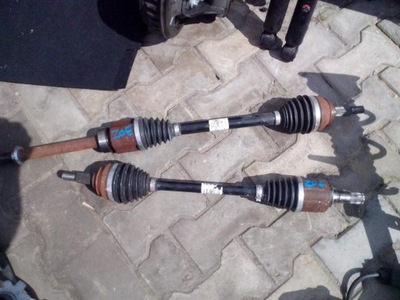 Приводной вал renault zoe правая длинная 391000090r фото №1