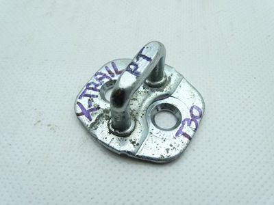 Nissan x-trail t30 засов дверь правый задняя фото №1