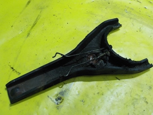 Almera n16 2.2 di вилка кронштейн циліндр зчеплення фото №1