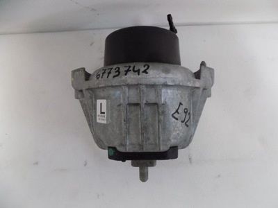 Bmw e92 2.0d подушка двигателя 6773742 фото №1