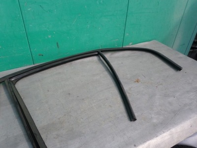 Bmw 1 f20 прокладка левая задняя резиновый элемент направляющая фото №1