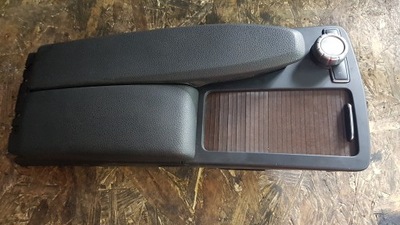 Підлокітник mercedes w204 lift a2046800639 фото №1