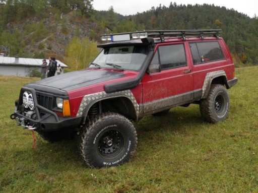 ПЕРЕДНИЙ БАМПЕР JEEP CHEROKEE XJ СТАЛЬ