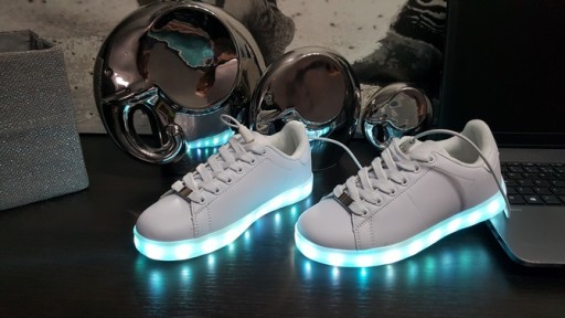 BUTY SPORTOWE LED ŚWIECĄCE 11OPCJI ŚWIECENIA 40