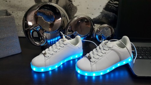 BUTY SPORTOWE LED ŚWIECĄCE 11OPCJI ŚWIECENIA 40