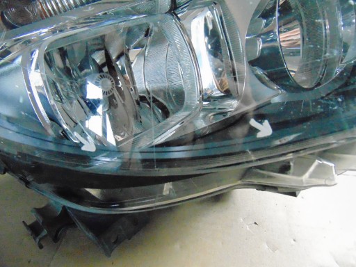 LAMPA PRAWA PRZÓD A2468200261 MERC B KLASA W 246