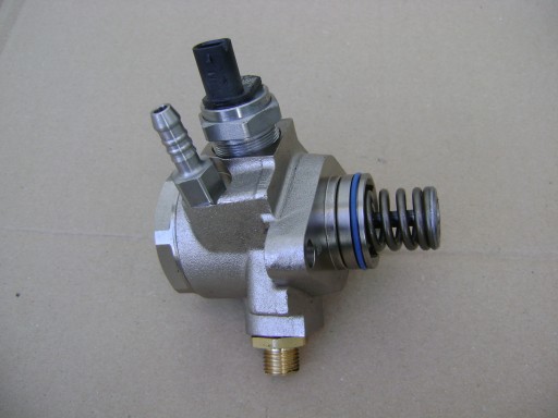 POMPA PALIWOWA GOLF AUDI A3 OCTAVIA 04E127026AT